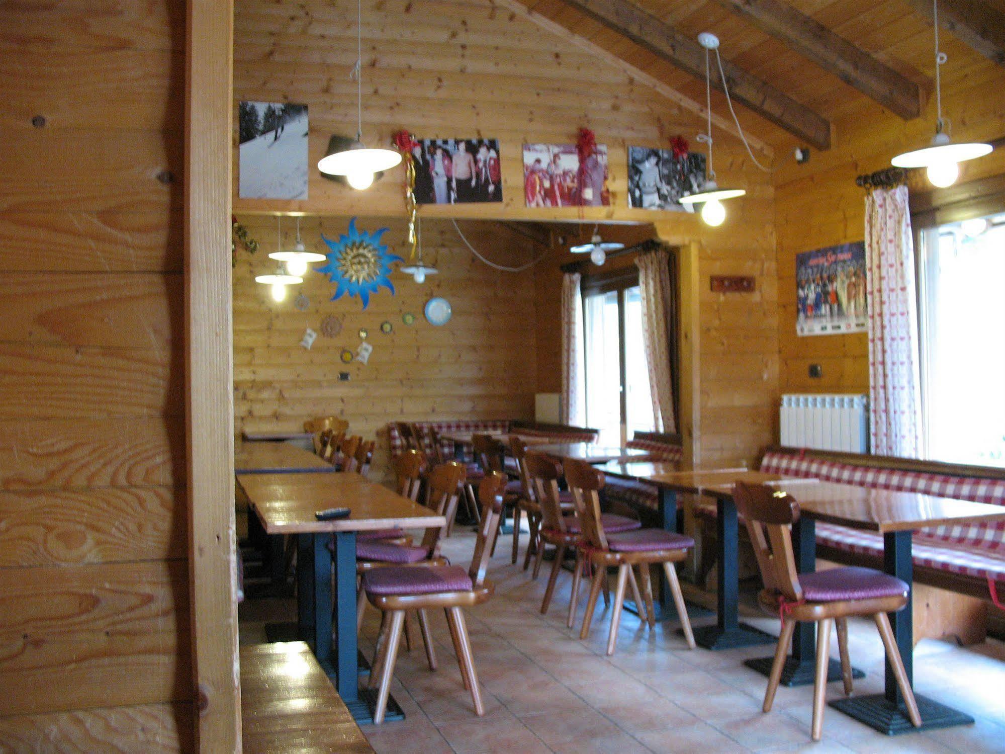 Restaurant Hotel Chalet Del Sole Oulx Exterior foto